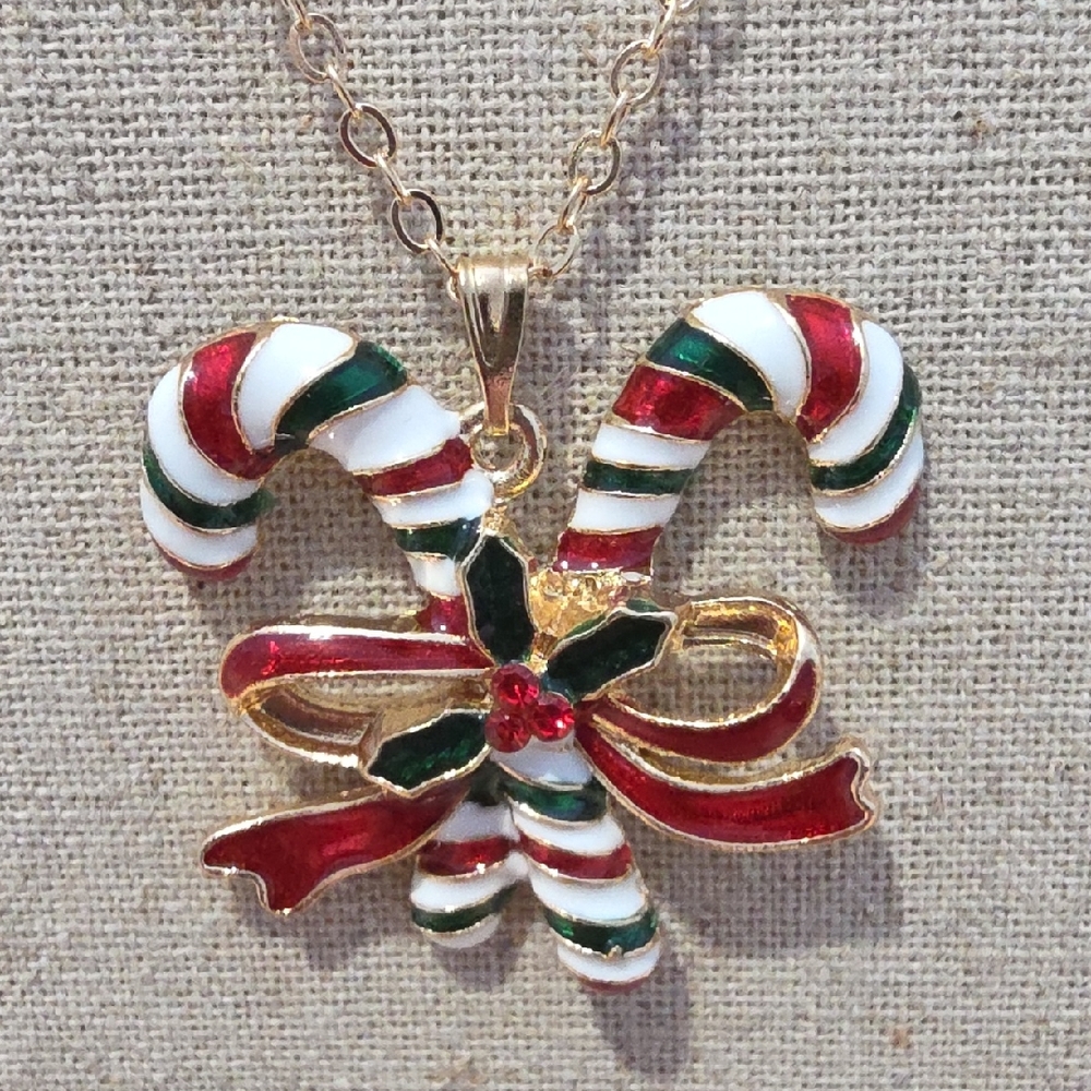 🎄🍬 Sweet Candy Cane Pendant Necklace